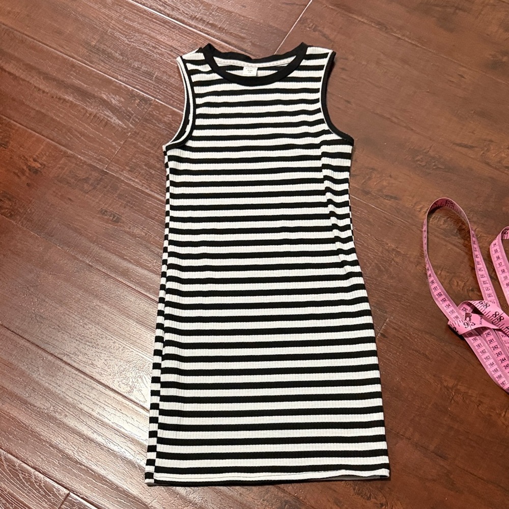 Black and White Striped Sleeveless Dress